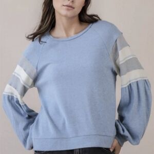 Very J Womens NWT 1x Ribbed Top With Balloon Sleeves Blue